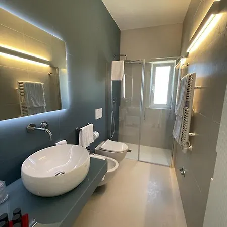 Sant'elia Deluxe Guest house